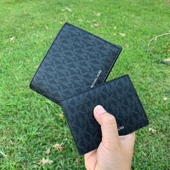Michael Kors Cooper Bilfold W Passcase - Picture 5 of 6